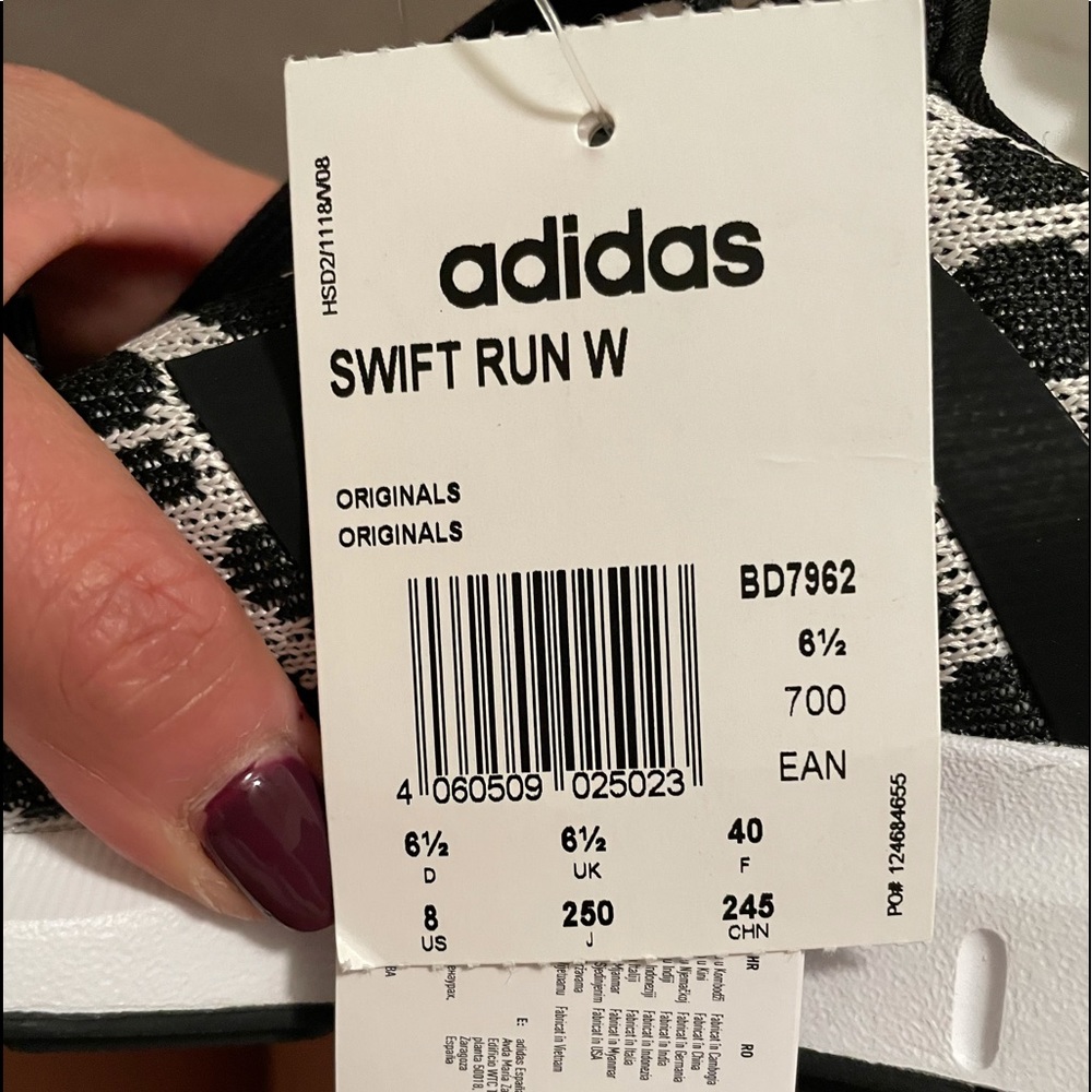 Adidas swift run size 8 brand new with tag